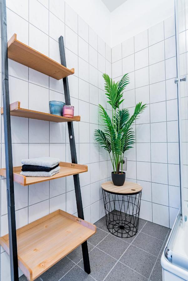 Helles Apartment In Top-Lage Mit Parkplatz Magdeburg Luaran gambar